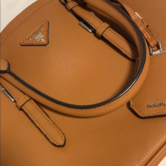 Calfskin crossbody bag - Picture 2 of 5